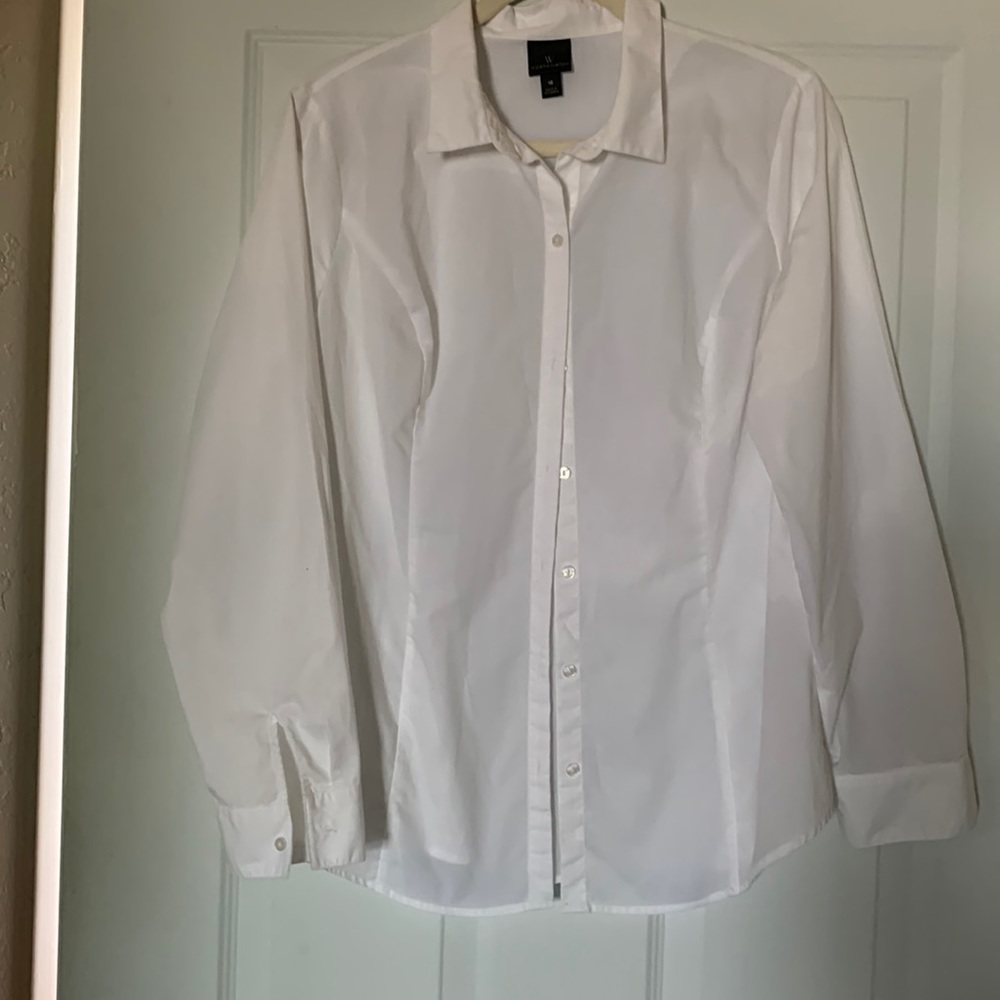 White like new worthington long sleeve shirt!  Size 16! Cotton polyester blend!